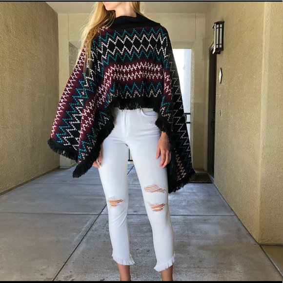 Lovely Poncho - Picture 1 of 4